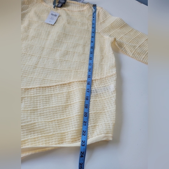Travelers Collection by Chico's Texture Overlay Top US 4 in Yellow NWT - Picture 10 of 12